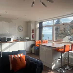  Apartment Harcourt Place