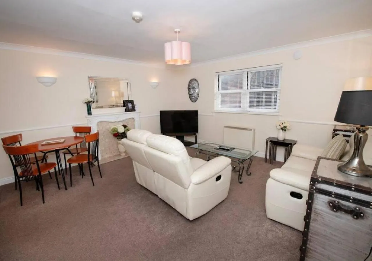 Puffin - Beautifully Furnished Double Bedroom Apartment スカーバラ 0*,